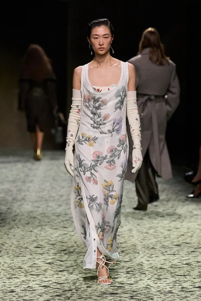 Look 60